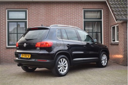 Volkswagen Tiguan - 2.0 TDI 110pk H6 Sport&Style Ecc Pdc Leder Navigatie - 1