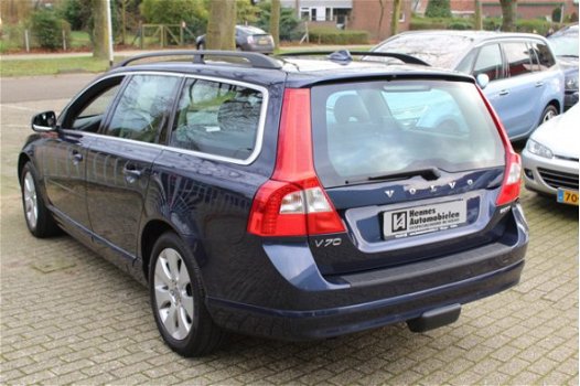 Volvo V70 - 2.5FT 231pk Momentum Stoelverwarming V+A - 1