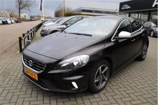 Volvo V40 - 2.0 R-Design Business 50 procent deal 5.225, - ACTIE Harman-Kardon / Leer / Alcantara / - 1