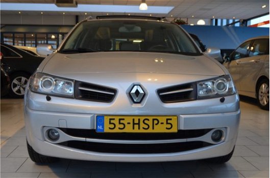 Renault Mégane Grand Tour - 1.6-16V Tech Line, Pano, Xenon, Navi, Keyless, Half Leder, Pdc, Clima, C - 1