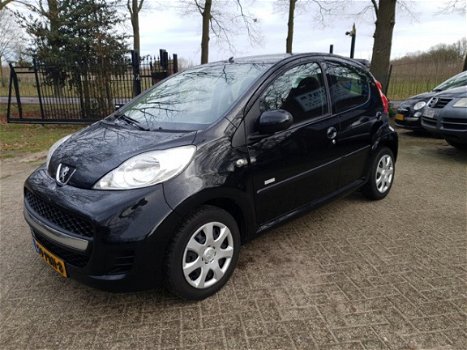 Peugeot 107 - 1.0-12V Millesim 200 - 1