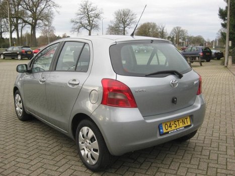 Toyota Yaris - 1.3 VVTi Sol Een betrouwbare zuinige 5 deurs met centrale portiervergrendeling en air - 1