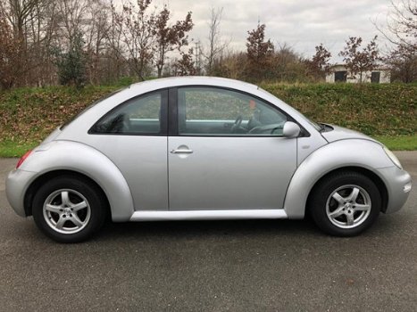 Volkswagen New Beetle - 1.6 - 1