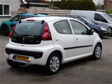 Peugeot 107 - 1.0 Active Airco, elektrische ramen en centrale vergrendeling, trekhaak afneembaar, cr