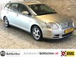 Toyota Avensis Wagon - 2.0 ECC/LM-Velgen/Trekhaak/Stoelverwarming - 1 - Thumbnail