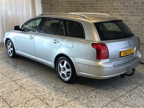 Toyota Avensis Wagon - 2.0 ECC/LM-Velgen/Trekhaak/Stoelverwarming - 1