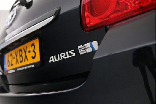 Toyota Auris - 1.8 Full Hybrid Dynamic Business Automaat, Navigatie, Climate control - 1