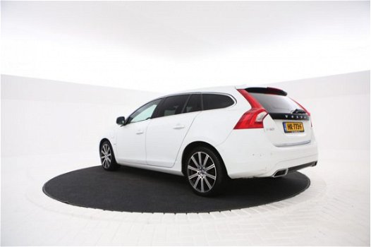 Volvo V60 - 2.4 D6 Twin Engine Summum ex btw Automaat, 7 % bijtelling, ex btw, Xenon, Navi - 1