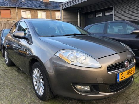 Fiat Bravo - 1.9 MultiJet Emotion AIRCO 5DEURS 2008 - 1