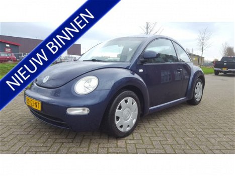 Volkswagen New Beetle - 2.0 Highline - 1