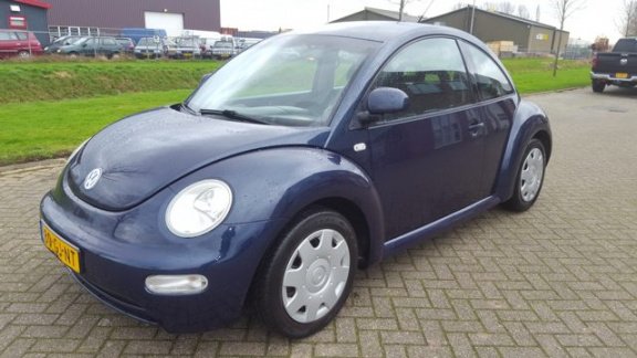 Volkswagen New Beetle - 2.0 Highline - 1