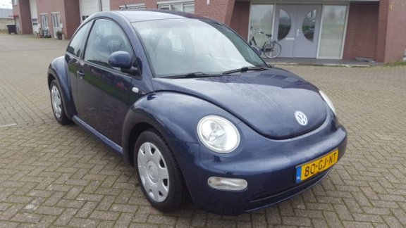 Volkswagen New Beetle - 2.0 Highline - 1