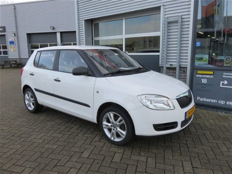 Skoda Fabia - 1.2 5Drs * 97.916KM * NAP * NL AUTO * APK * GARANTIE - 1