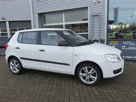 Skoda Fabia - 1.2 5Drs * 97.916KM * NAP * NL AUTO * APK * GARANTIE - 1