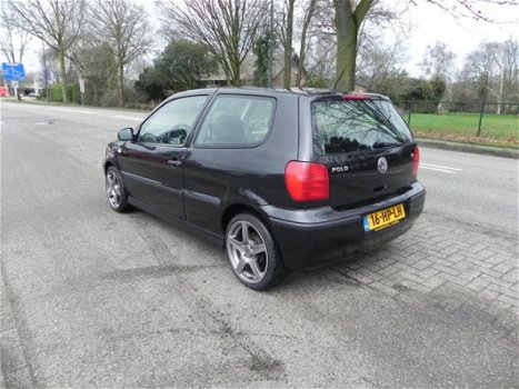 Volkswagen Polo - 1.4-16V Trendline - 1