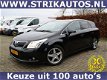 Toyota Avensis Wagon - 2.0 D-4D Dynamic NAVI met CAMERA / PANODAK - 1 - Thumbnail