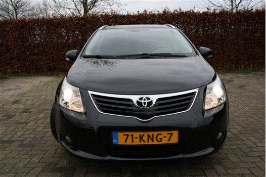 Toyota Avensis Wagon - 2.0 D-4D Dynamic NAVI met CAMERA / PANODAK - 1