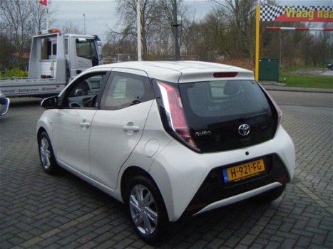 Toyota Aygo - 1.0 VVT-i x-cite LUXE UITVOERING IN NIEUWSTAAT - 1