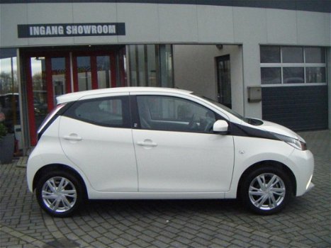 Toyota Aygo - 1.0 VVT-i x-cite LUXE UITVOERING IN NIEUWSTAAT - 1