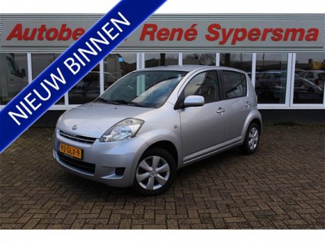 Daihatsu Sirion 2 - 1.3-16V Prestige Airco/5-drs/Elekramen/AUX/Nette staat - 1