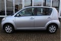 Daihatsu Sirion 2 - 1.3-16V Prestige Airco/5-drs/Elekramen/AUX/Nette staat - 1 - Thumbnail