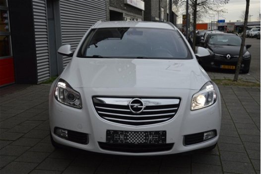 Opel Insignia Sports Tourer - 2.0 T Sport 4x4 Automaat I Leer I Navigatie I Bi-Xenon I Afn. Trekhaak - 1