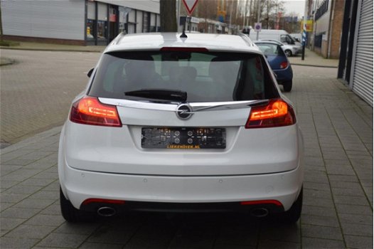 Opel Insignia Sports Tourer - 2.0 T Sport 4x4 Automaat I Leer I Navigatie I Bi-Xenon I Afn. Trekhaak - 1