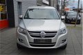 Volkswagen Tiguan - 1.4 TSI Comfortline Business Navigatie I Airco I Sport velgen I Dealer onderhoud - 1 - Thumbnail
