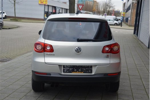 Volkswagen Tiguan - 1.4 TSI Comfortline Business Navigatie I Airco I Sport velgen I Dealer onderhoud - 1
