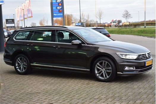 Volkswagen Passat Variant - 2.0 TDI 150PK Business Edition R-Line, Groot-Navigatie, LED, Camera - 1