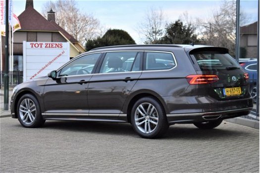 Volkswagen Passat Variant - 2.0 TDI 150PK Business Edition R-Line, Groot-Navigatie, LED, Camera - 1