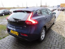 Volvo V40 - 2.0 D2 Ocean Race Business Standkachel Panoramadak Xenon Leder Stoelverw Navi Clima PDC