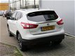 Nissan Qashqai - 1.5 dCi Tekna Trekhaak Panoramadak Achteruitrijcamera Leder Stoelverw Navi Clima DA - 1 - Thumbnail