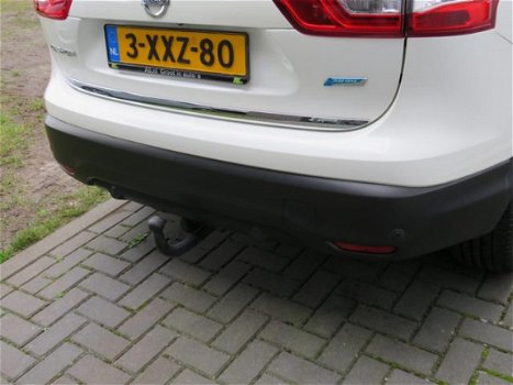 Nissan Qashqai - 1.5 dCi Tekna Trekhaak Panoramadak Achteruitrijcamera Leder Stoelverw Navi Clima DA - 1