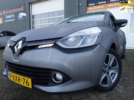 Renault Clio Estate - 1.5 dCi ECO Night&Day van 1st Eig met led en airco en multimediascherm navigat - 1