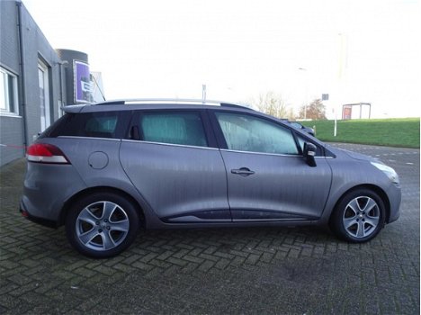 Renault Clio Estate - 1.5 dCi ECO Night&Day van 1st Eig met led en airco en multimediascherm navigat - 1