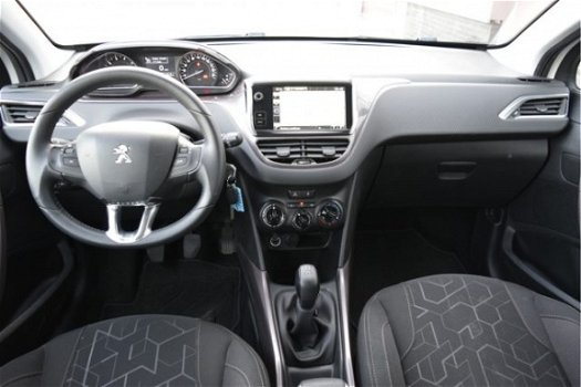 Peugeot 2008 - 1.2 PureTech Active airco, cruise control, navi, bluetooth, - 1