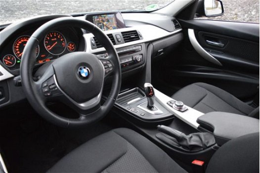 BMW 3-serie Touring - 316i AUT. 136PK BUSINESS NAVI/AIRO/PDC/CAMERA - 1