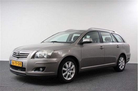 Toyota Avensis Wagon - 2.2 D-4D Luna (Navigatie/Trekhaak/Cruise control/LMV) - 1