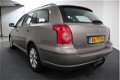 Toyota Avensis Wagon - 2.2 D-4D Luna (Navigatie/Trekhaak/Cruise control/LMV) - 1 - Thumbnail