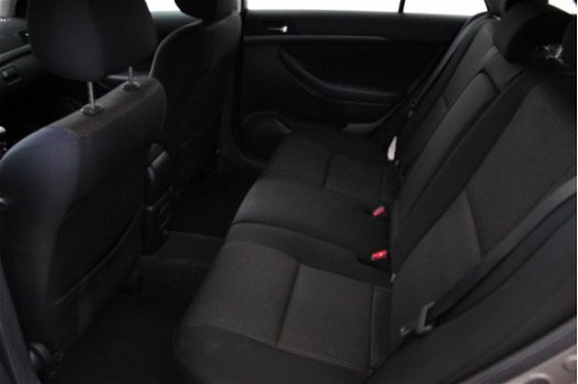 Toyota Avensis Wagon - 2.2 D-4D Luna (Navigatie/Trekhaak/Cruise control/LMV) - 1