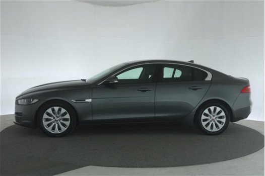 Jaguar XE - 2.0D 163PK E-Performance Business [ Navi 1e eigenaar ] - 1