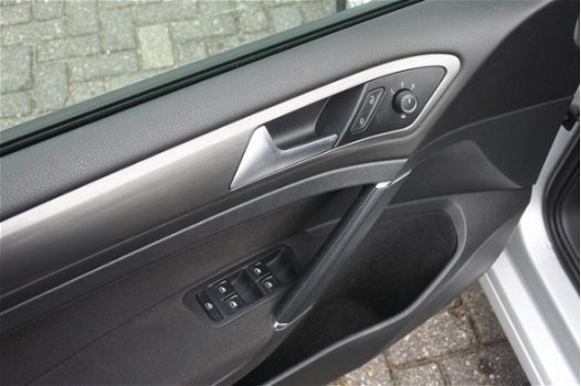 Volkswagen Golf Variant - 1.6 TDI COMFORTLINE Alu wielen/Comfortline/Navigatie/airco-Ecc/Trekhaak - 1