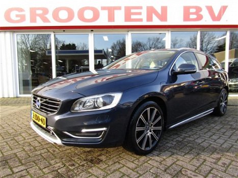 Volvo V60 - 2.4 D6 AWD Plug-In Hybrid Summum - 1