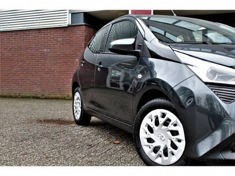 Toyota Aygo - 1.0 VVT-i x-play - 1