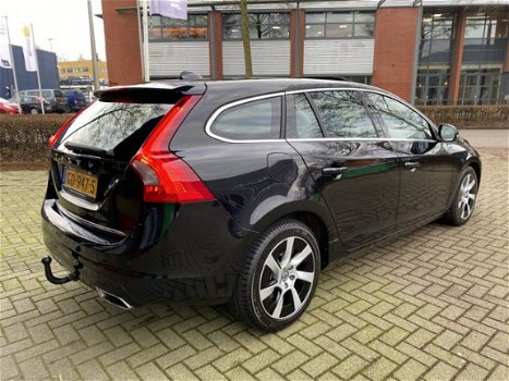 Volvo V60 - 2.4 D6 AWD Plug-In Hybrid Summum EX BTW - 1