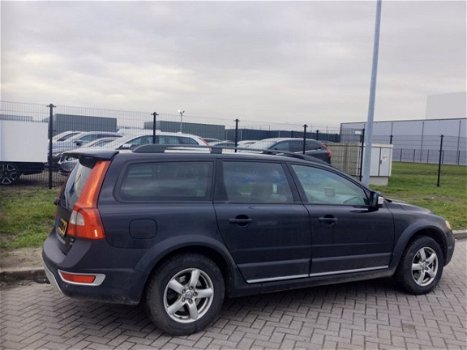 Volvo XC70 - 2.4 D5 AWD Kinetic | Aut | Leder | Trekhaak | Navigatie - 1