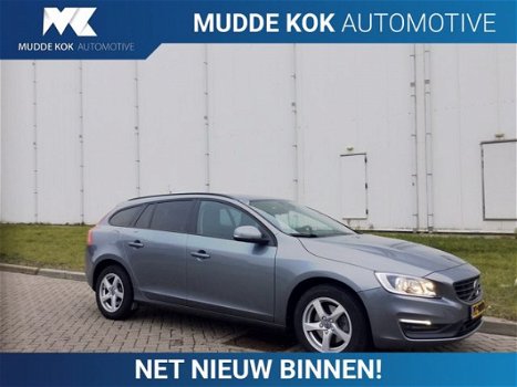 Volvo V60 - 2.0 D3 Momentum | Automaat | Navigatie | PDC voor+achter - 1