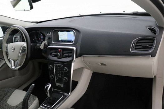 Volvo V40 - 2.0 T2 Momentum | Camera | Navigatie | LED | PDC - 1