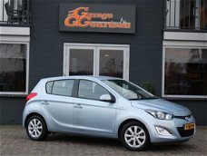 Hyundai i20 - 1.2i i-Deal, Airco, Navigatie, 5-Deurs, Trekhaak, Lage KM stand